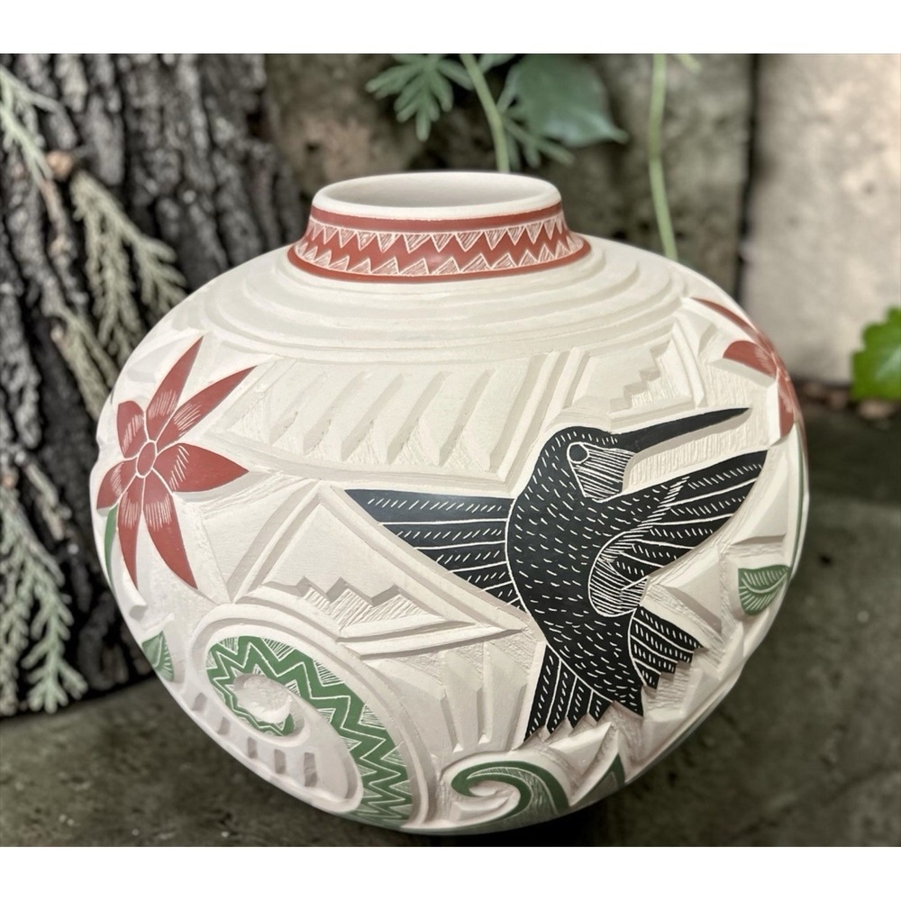 Mata Ortiz Pottery Martin Olivas Quintana White clay Olla Vase Jar Art Mexican